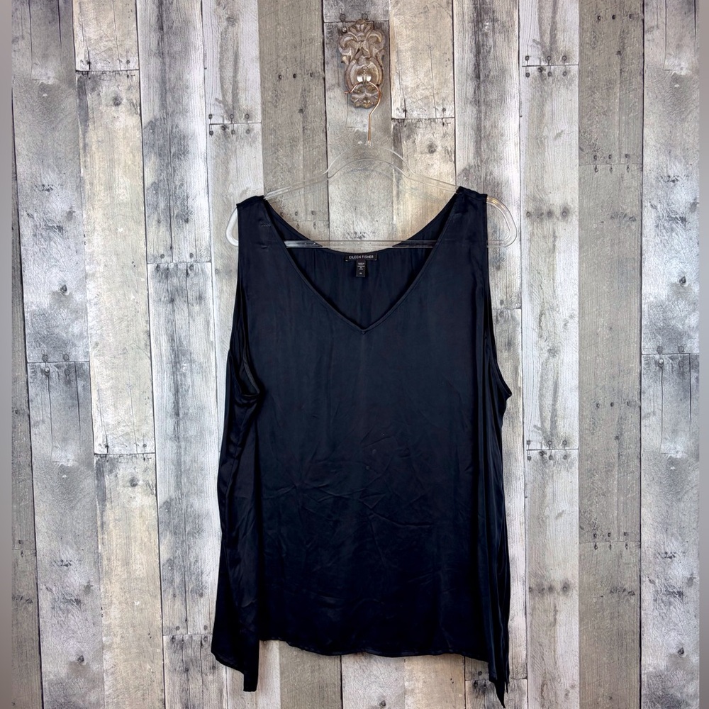 Eileen Fisher Handkerchief Hem Tank in Black Size 3X.